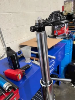 big_bear_performance_29mm_inverted_cartridge-2_m8_softail-2_over_stock_height_gold_tops